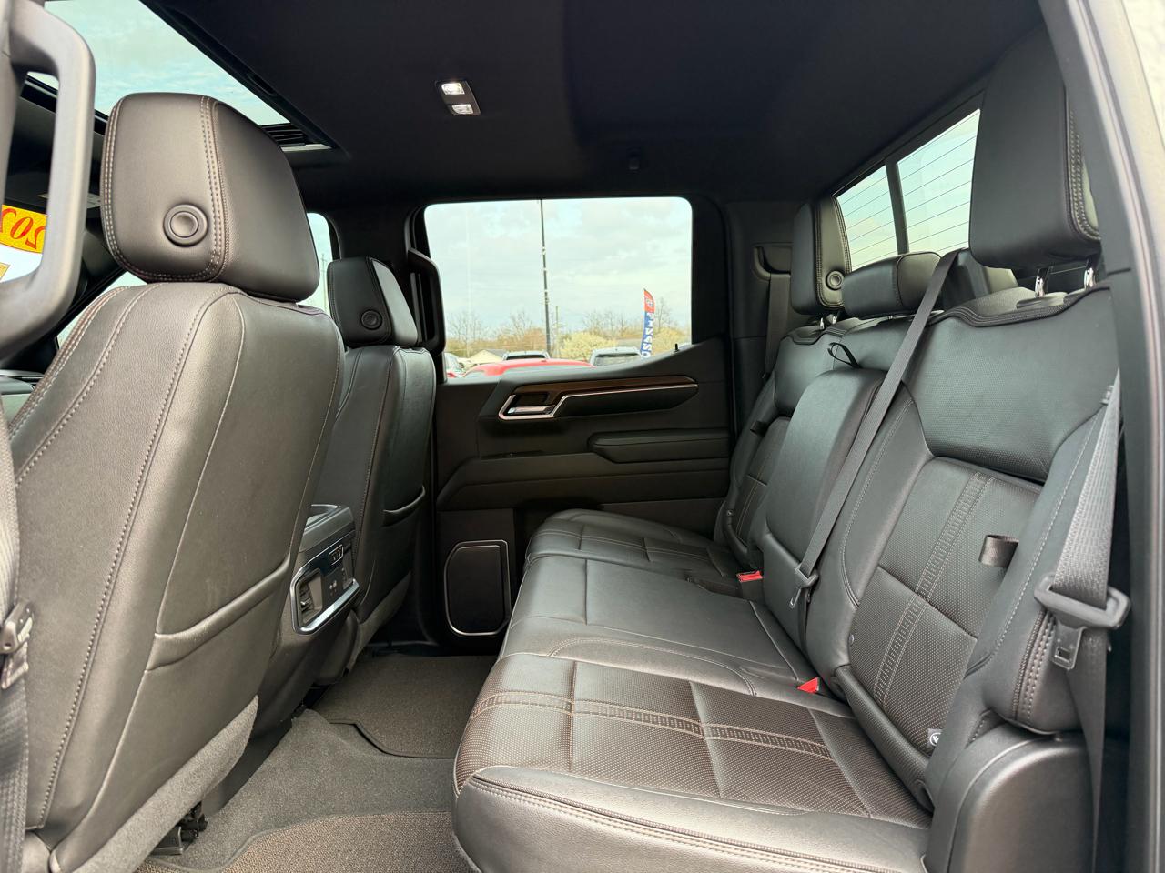 Chevrolet Silverado 1500 4WD Crew Cab 147" High Country 2022