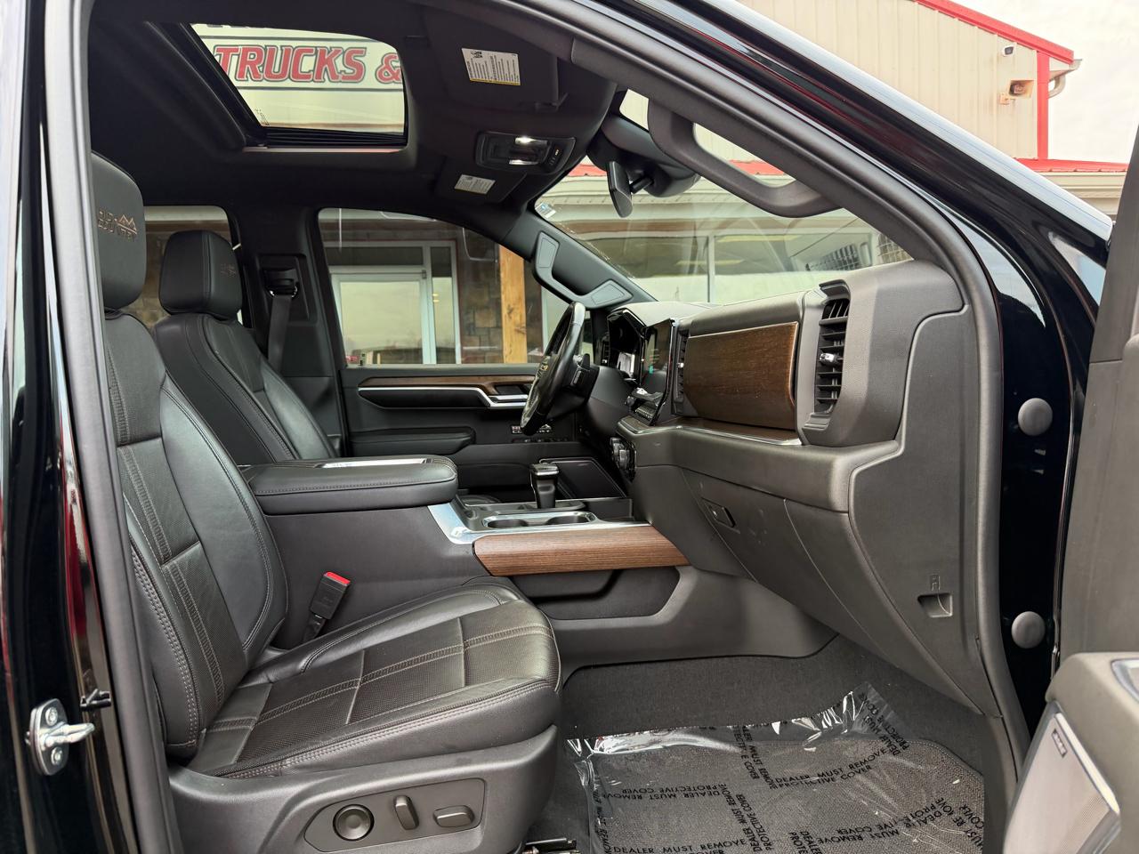 Chevrolet Silverado 1500 4WD Crew Cab 147" High Country 2022