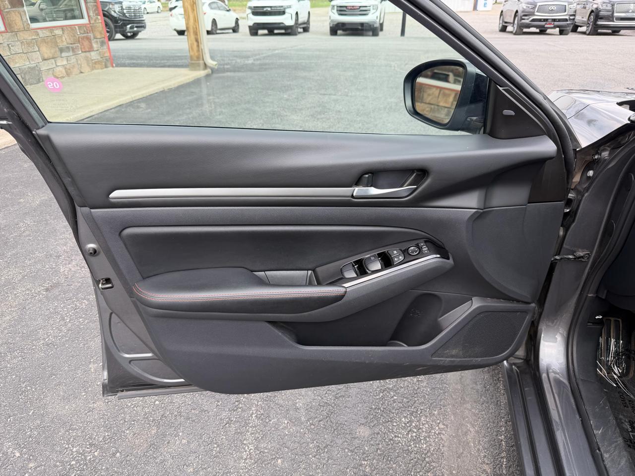 Nissan Altima SR FWD 2025