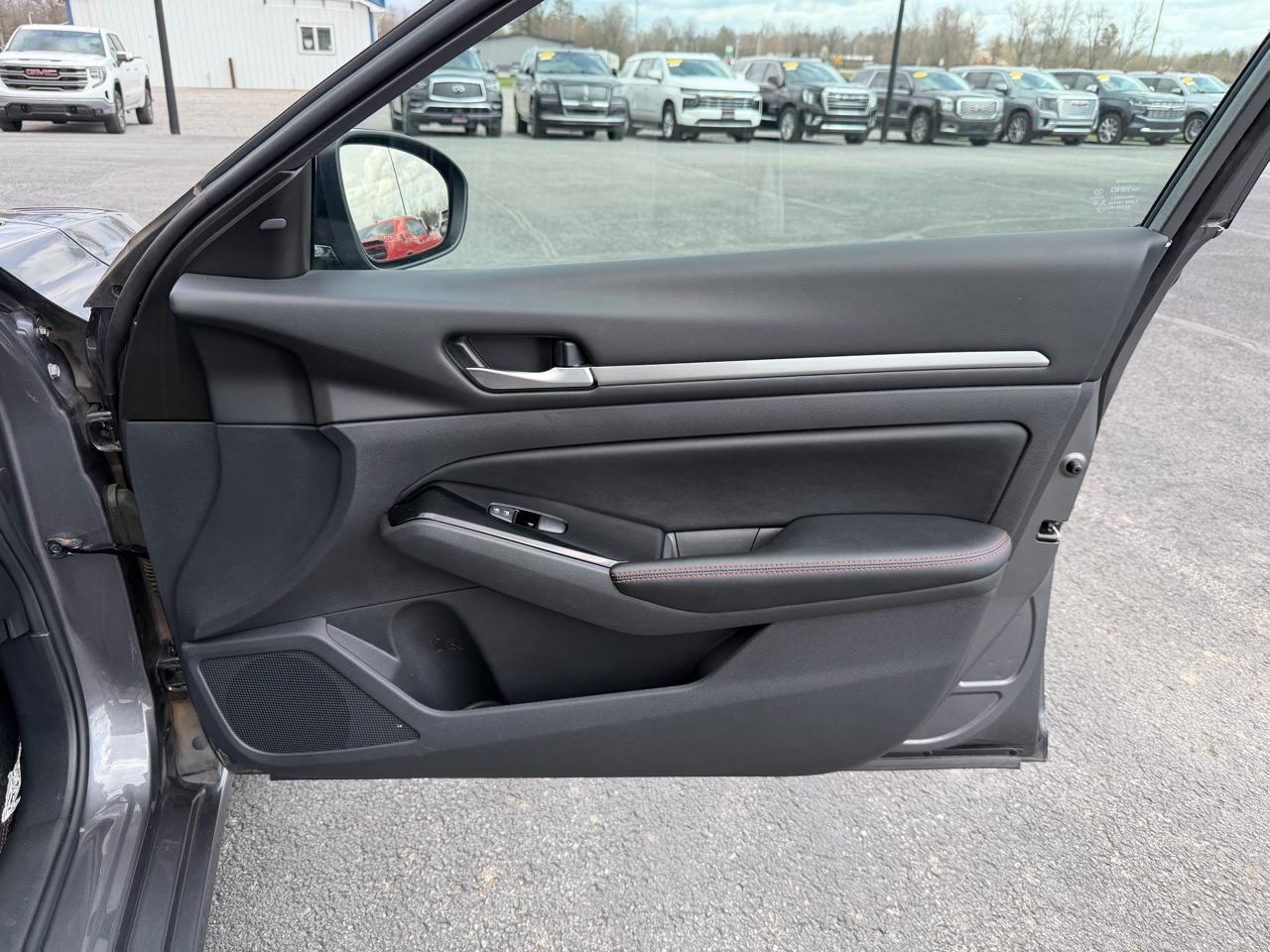 Nissan Altima SR FWD 2025