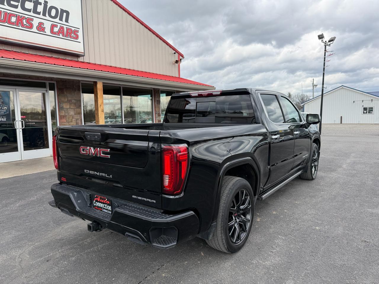 GMC Sierra 1500 4WD Crew Cab 147" Denali 2023