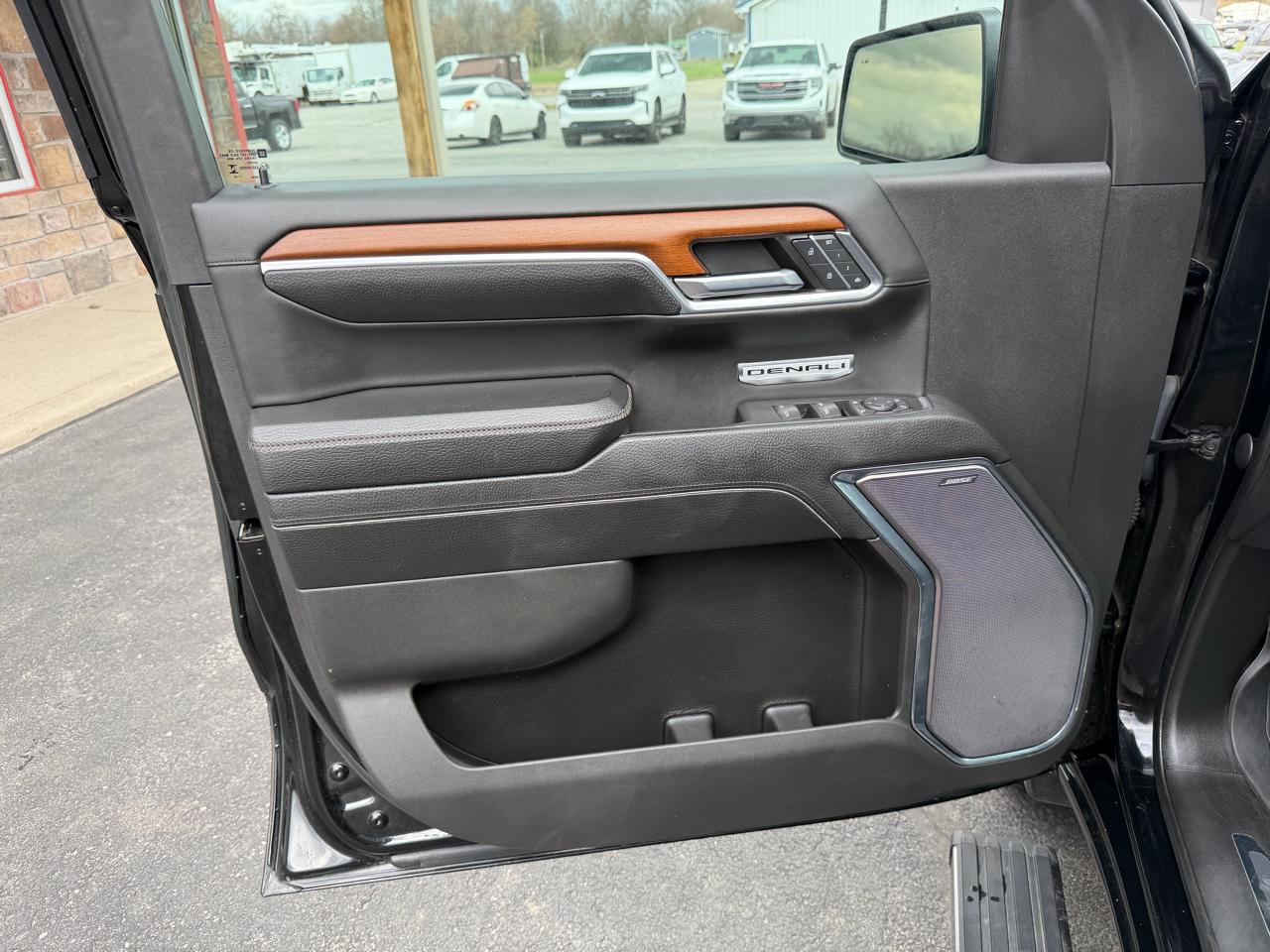 GMC Sierra 1500 4WD Crew Cab 147" Denali 2023