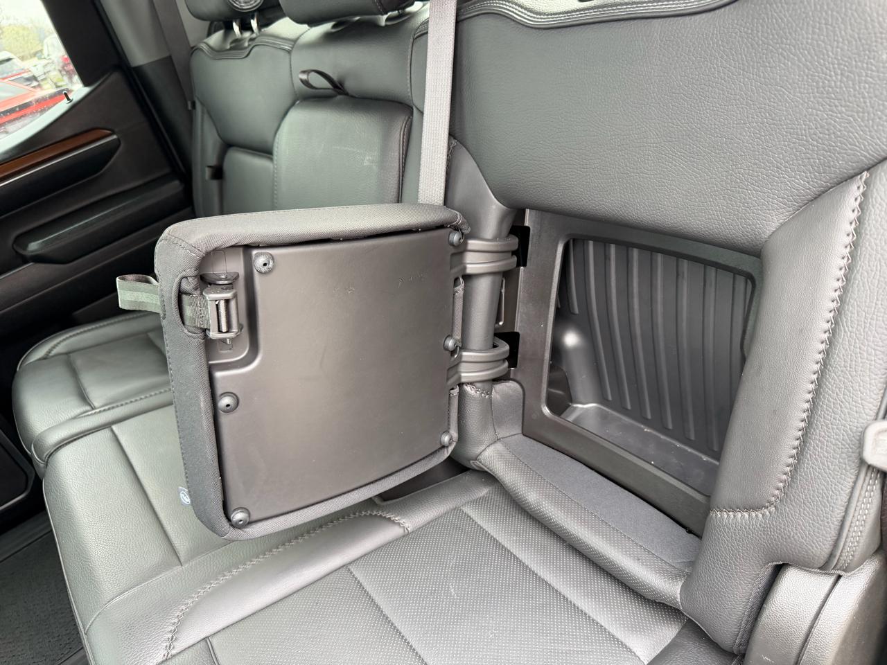 GMC Sierra 1500 4WD Crew Cab 147" Denali 2023