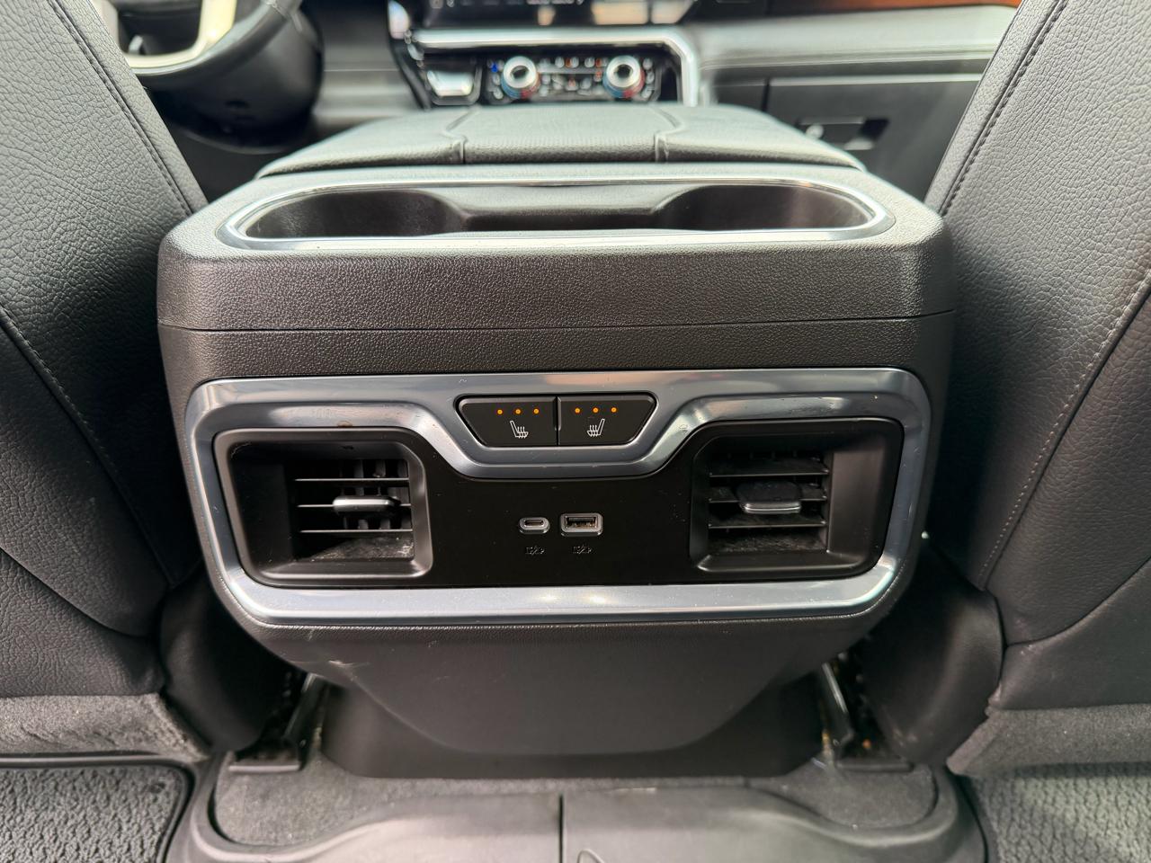 GMC Sierra 1500 4WD Crew Cab 147" Denali 2023