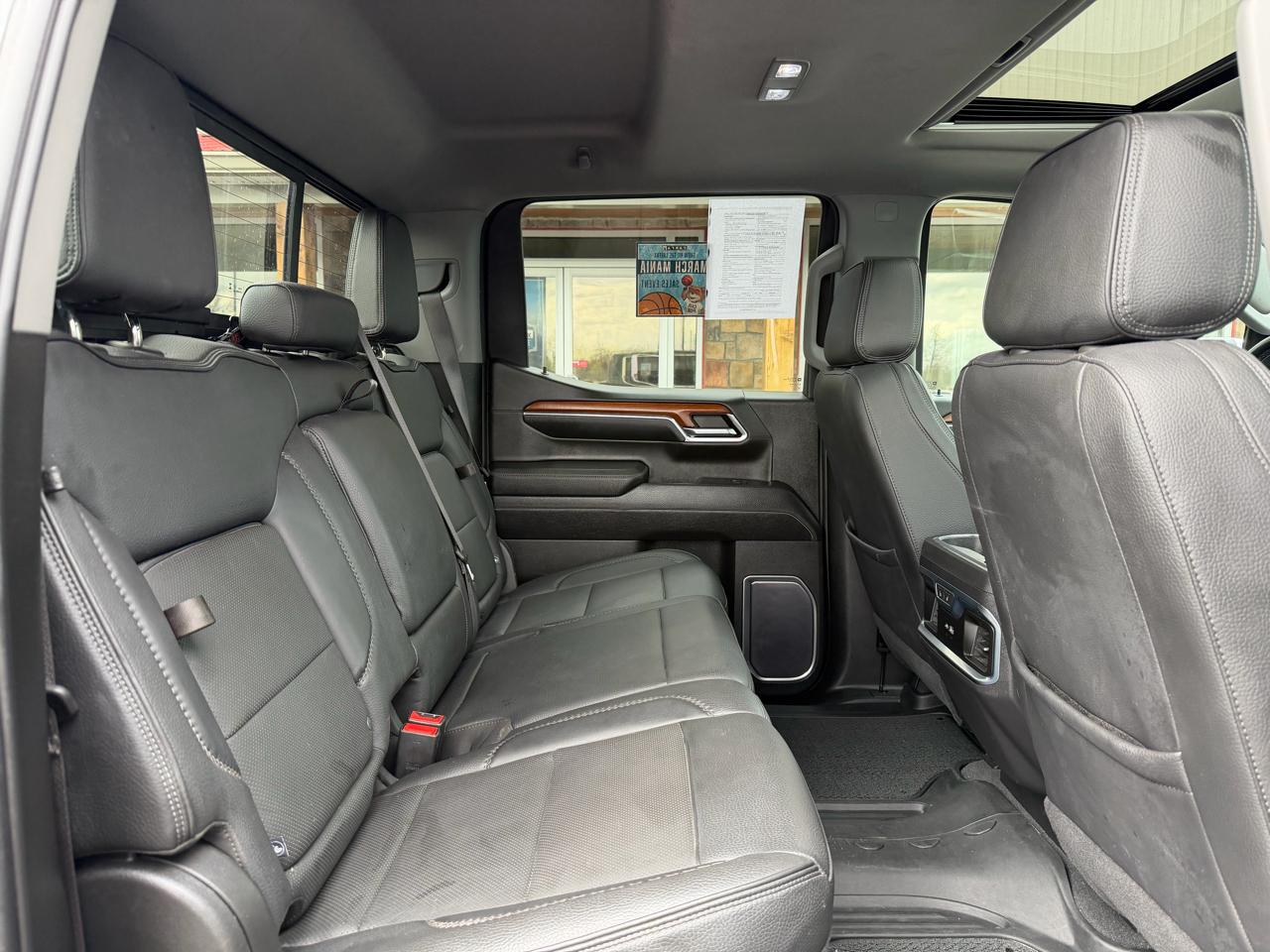 GMC Sierra 1500 4WD Crew Cab 147" Denali 2023