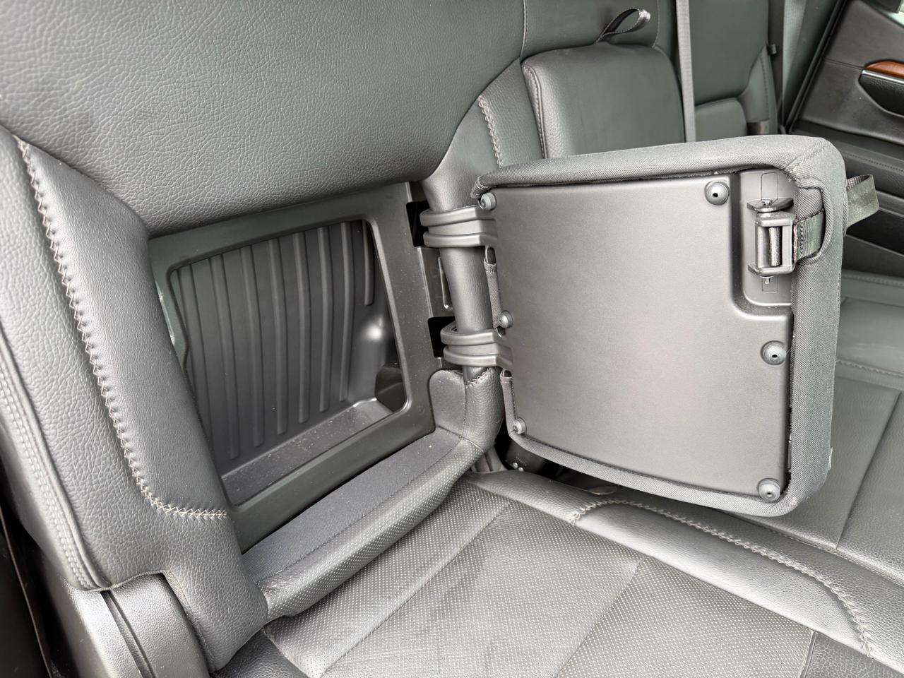 GMC Sierra 1500 4WD Crew Cab 147" Denali 2023