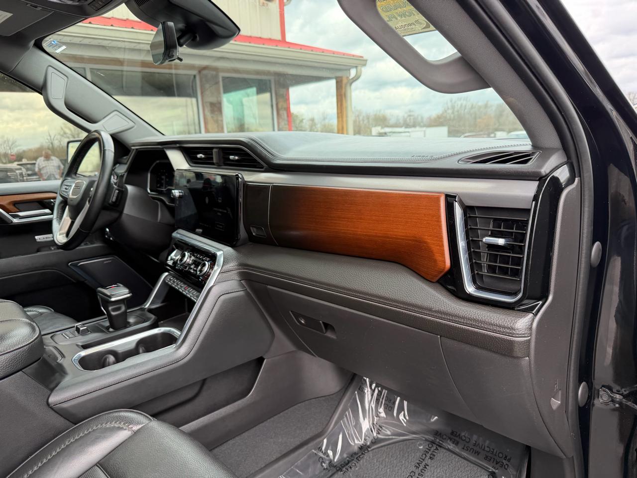 GMC Sierra 1500 4WD Crew Cab 147" Denali 2023