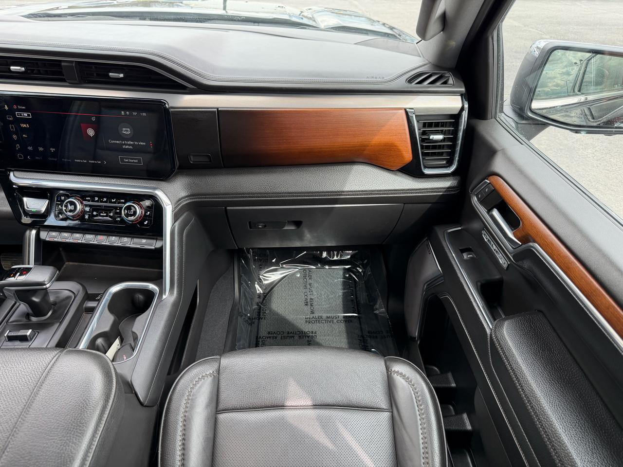 GMC Sierra 1500 4WD Crew Cab 147" Denali 2023