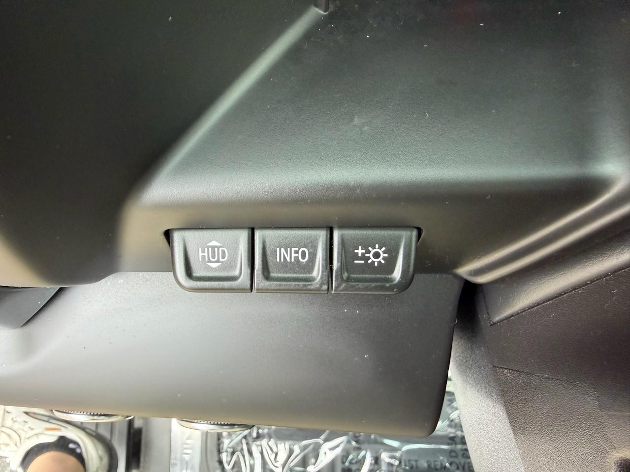 GMC Sierra 1500 4WD Crew Cab 147" Denali 2023