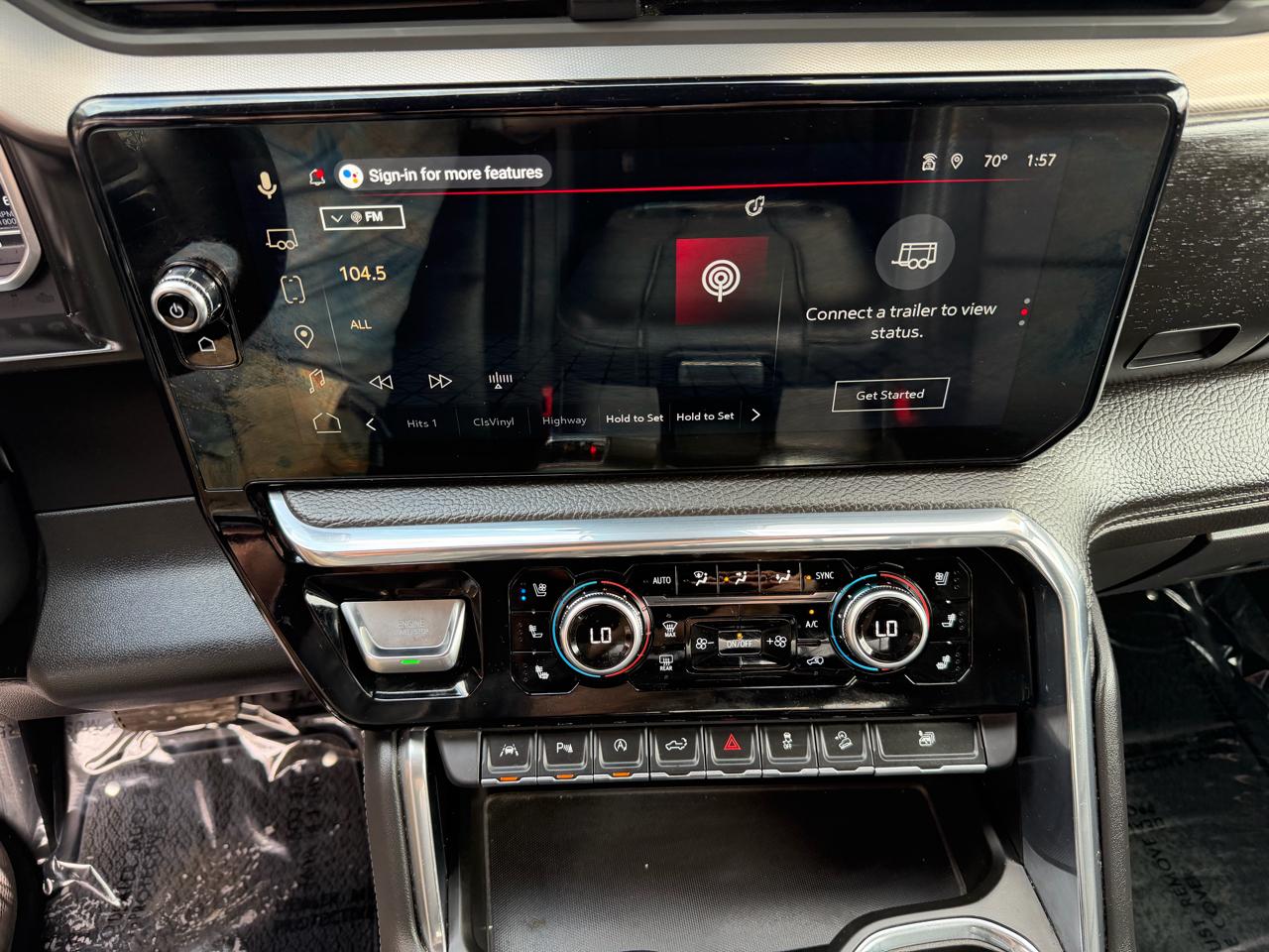 GMC Sierra 1500 4WD Crew Cab 147" Denali 2023