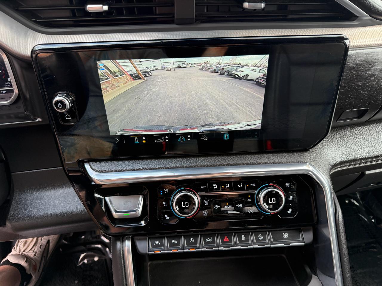 GMC Sierra 1500 4WD Crew Cab 147" Denali 2023