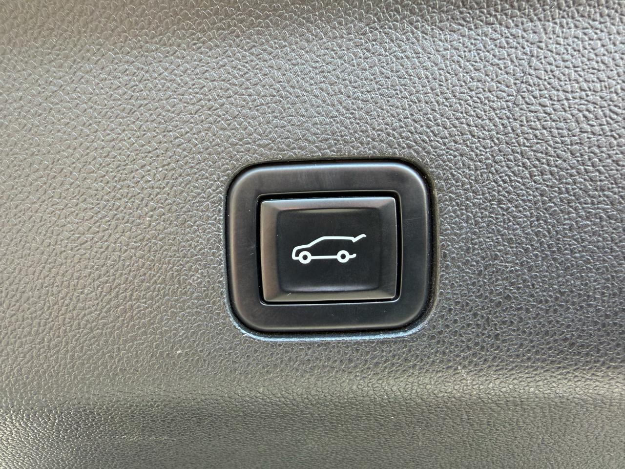 Chevrolet Suburban 4WD 4dr Premier 2023