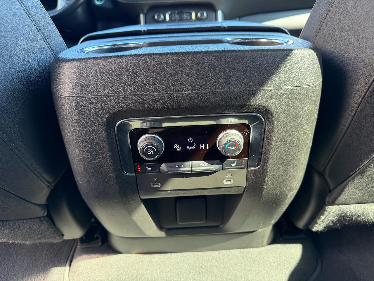 Chevrolet Suburban 4WD 4dr Premier 2023