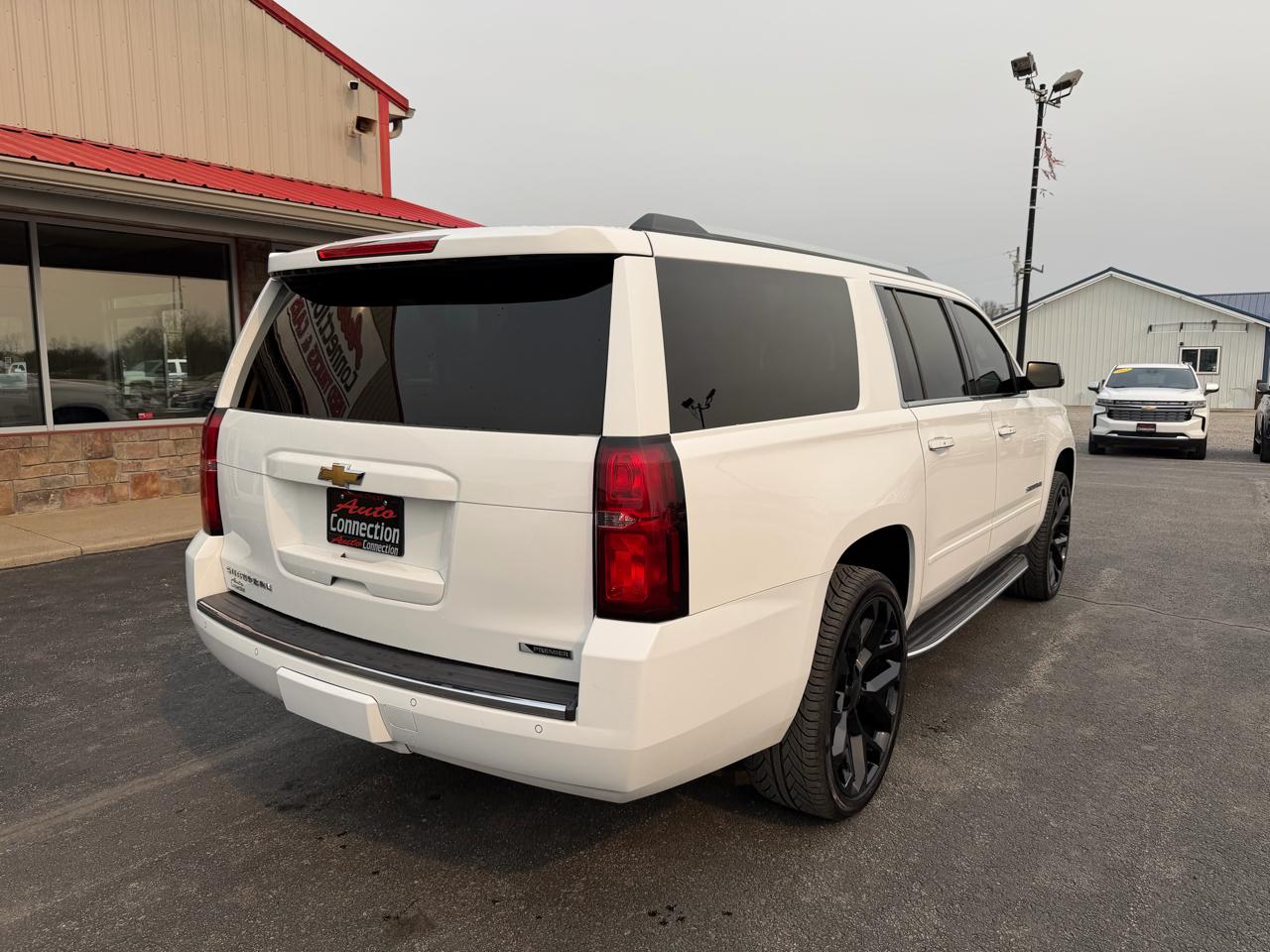 Chevrolet Suburban 4WD 4dr 1500 Premier 2017