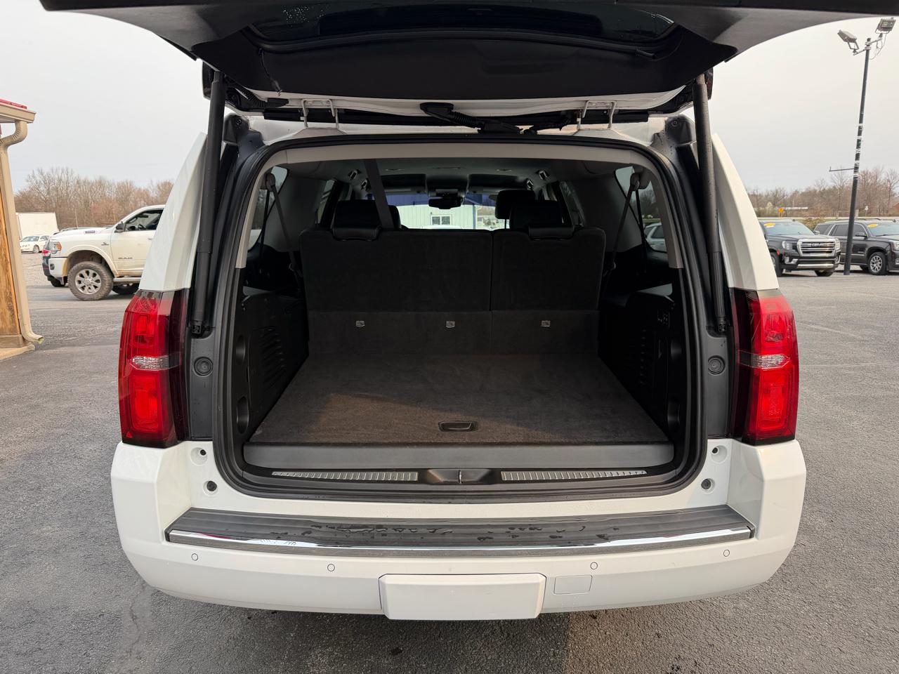 Chevrolet Suburban 4WD 4dr 1500 Premier 2017