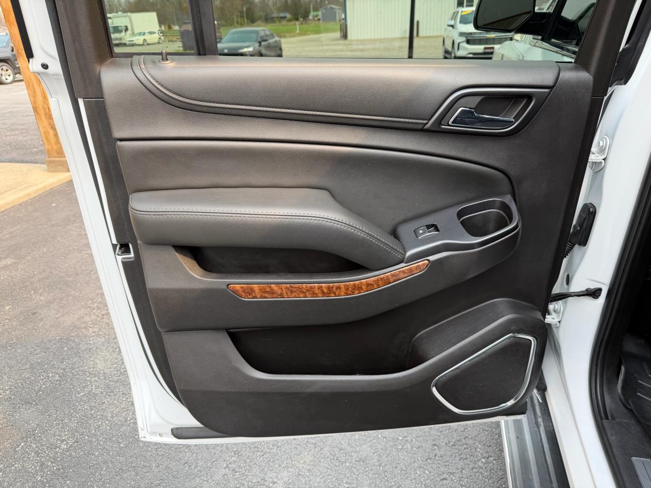 Chevrolet Suburban 4WD 4dr 1500 Premier 2017