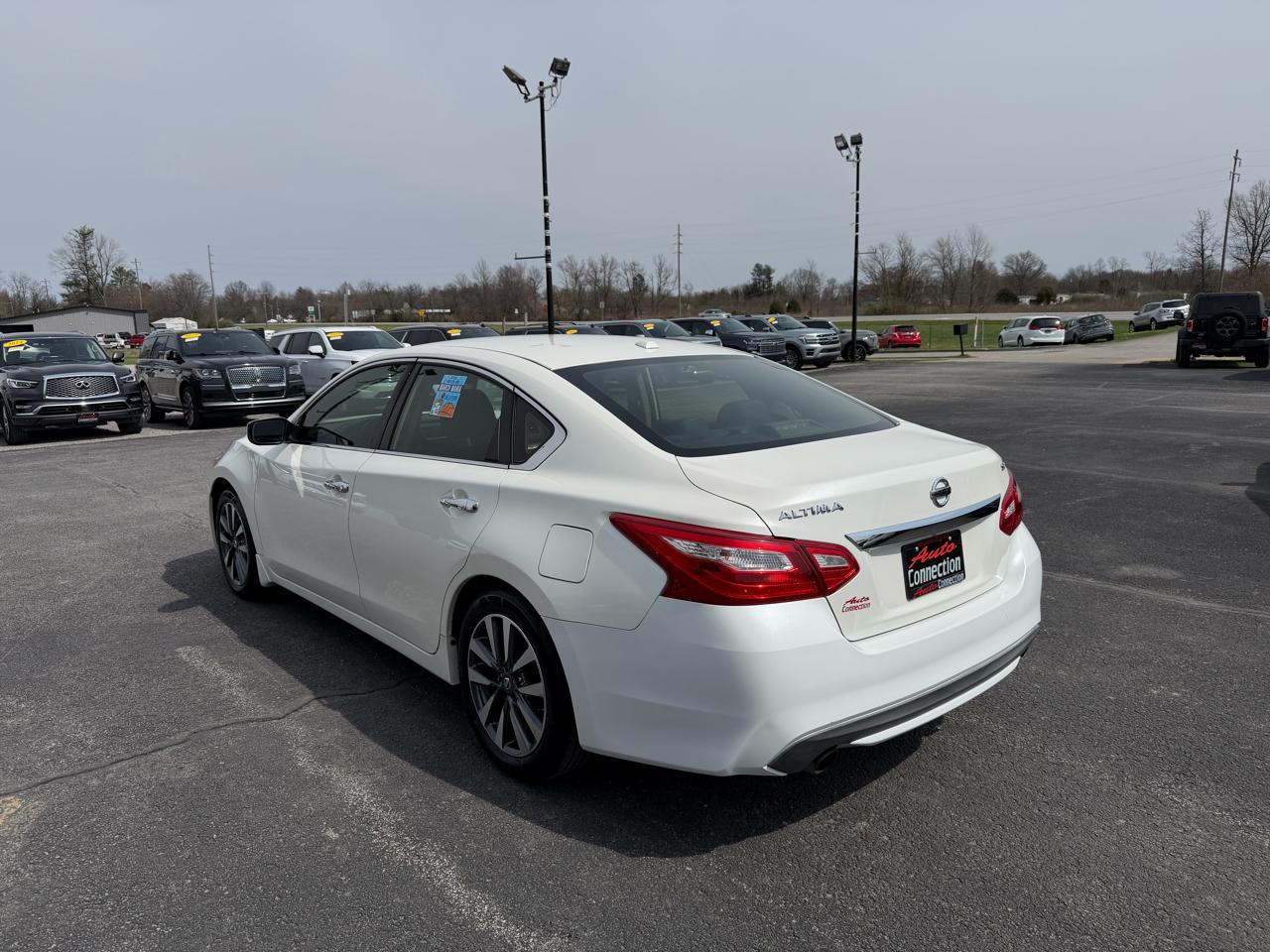 Nissan Altima 2.5 SV Sedan 2017