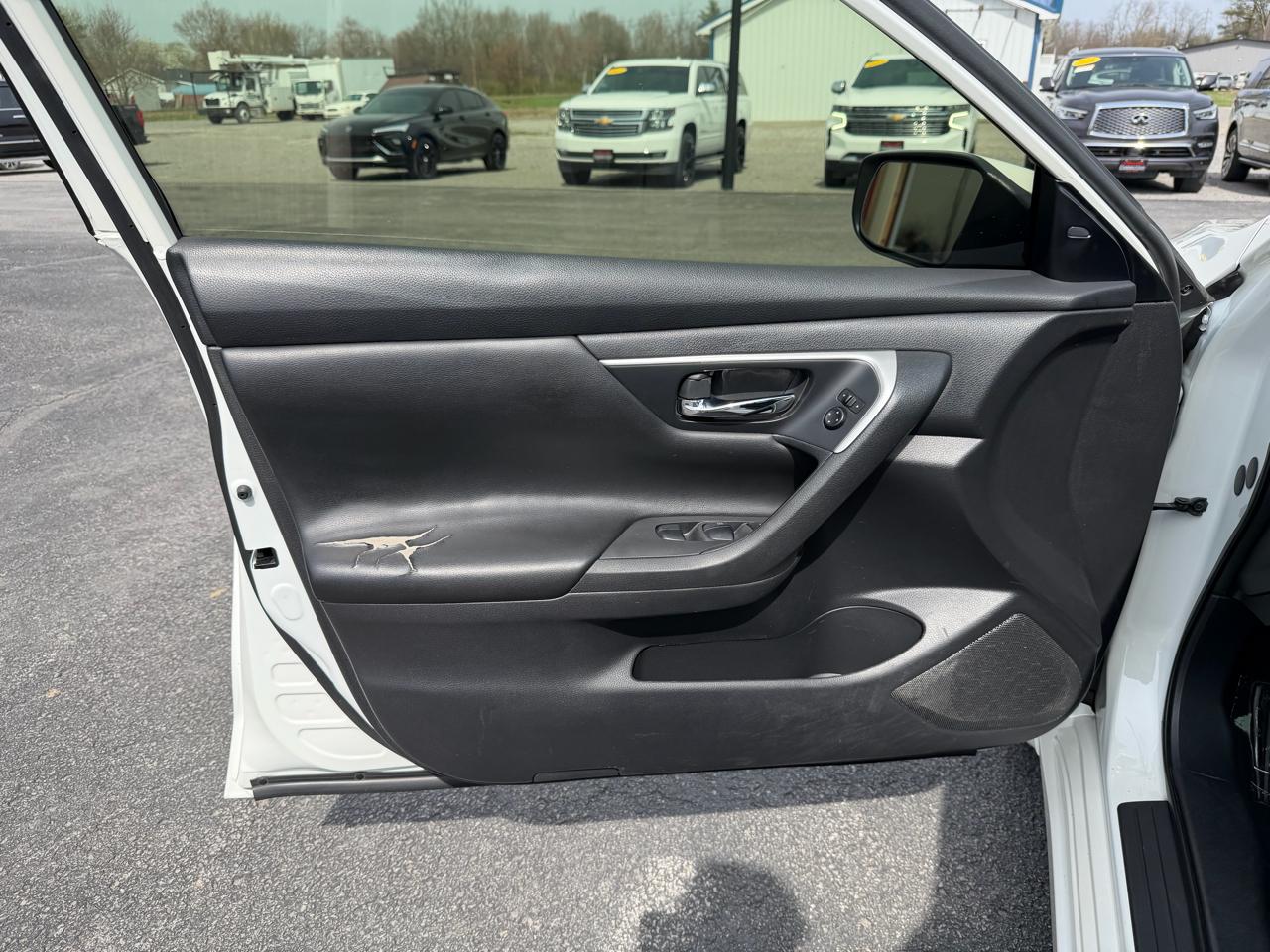 Nissan Altima 2.5 SV Sedan 2017