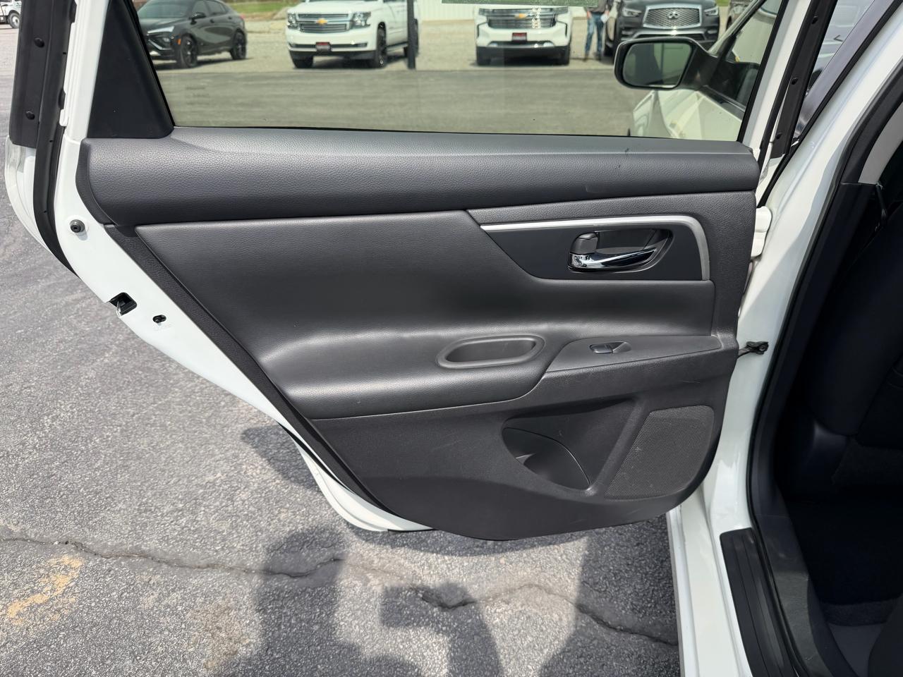 Nissan Altima 2.5 SV Sedan 2017