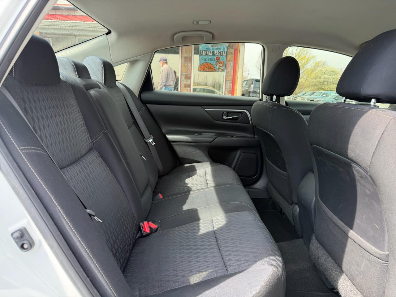 Nissan Altima 2.5 SV Sedan 2017