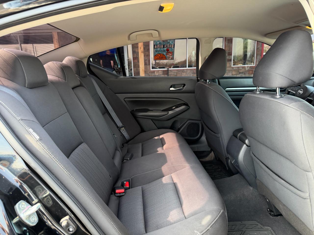 Nissan Altima 2.5 SV Sedan 2021