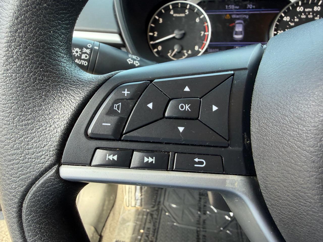 Nissan Altima 2.5 SV Sedan 2021