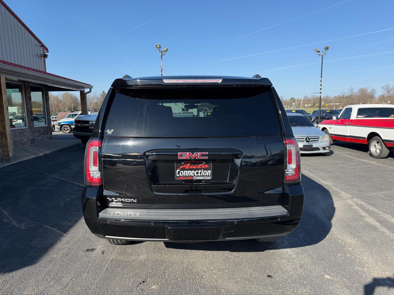 GMC Yukon 4WD 4dr SLE 2019