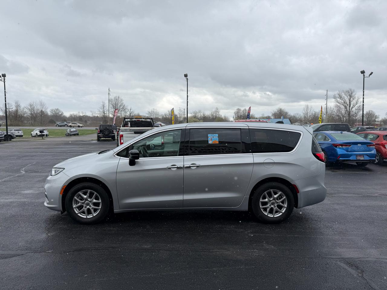 Chrysler Pacifica Touring L FWD 2024
