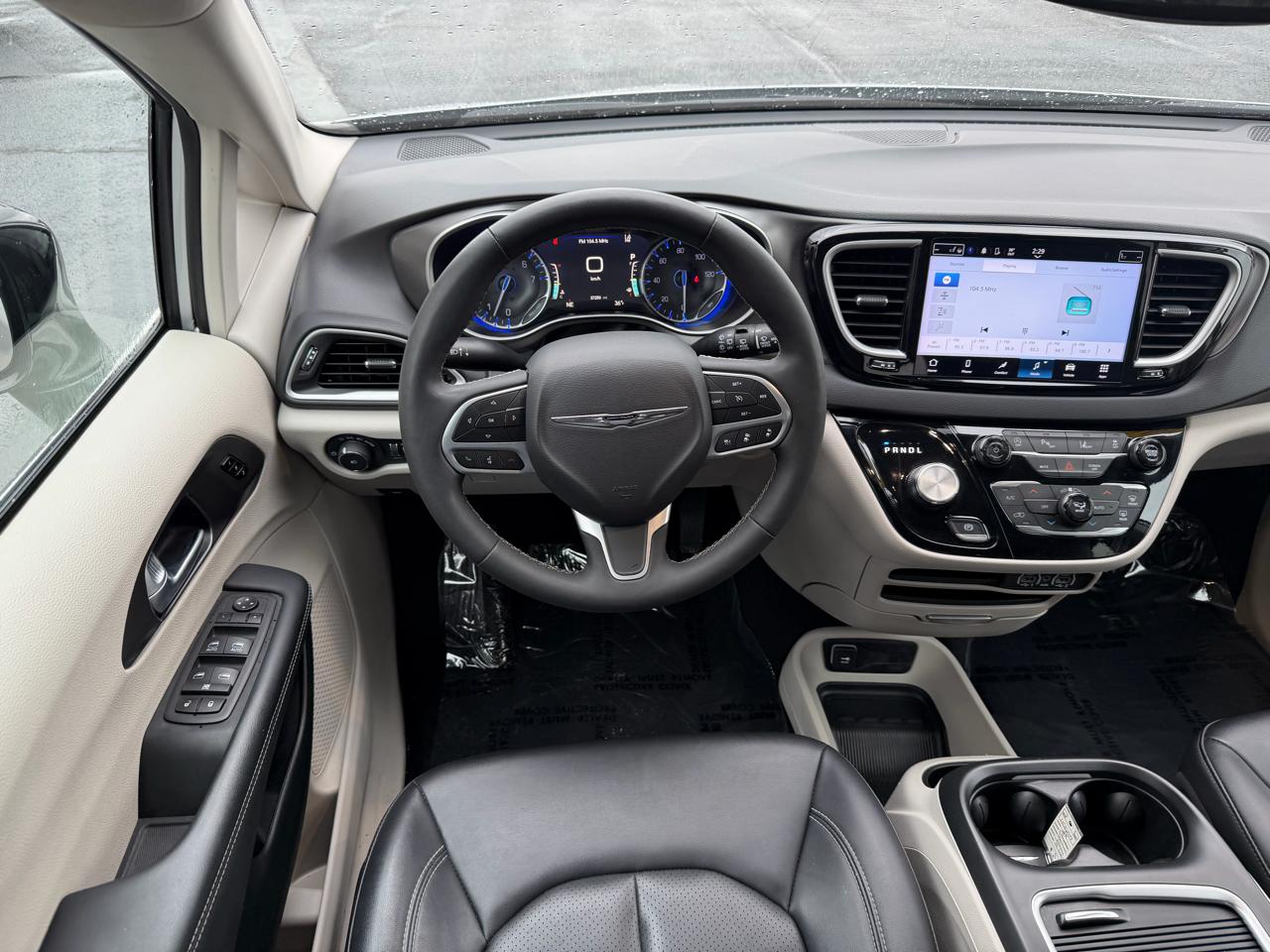 Chrysler Pacifica Touring L FWD 2024