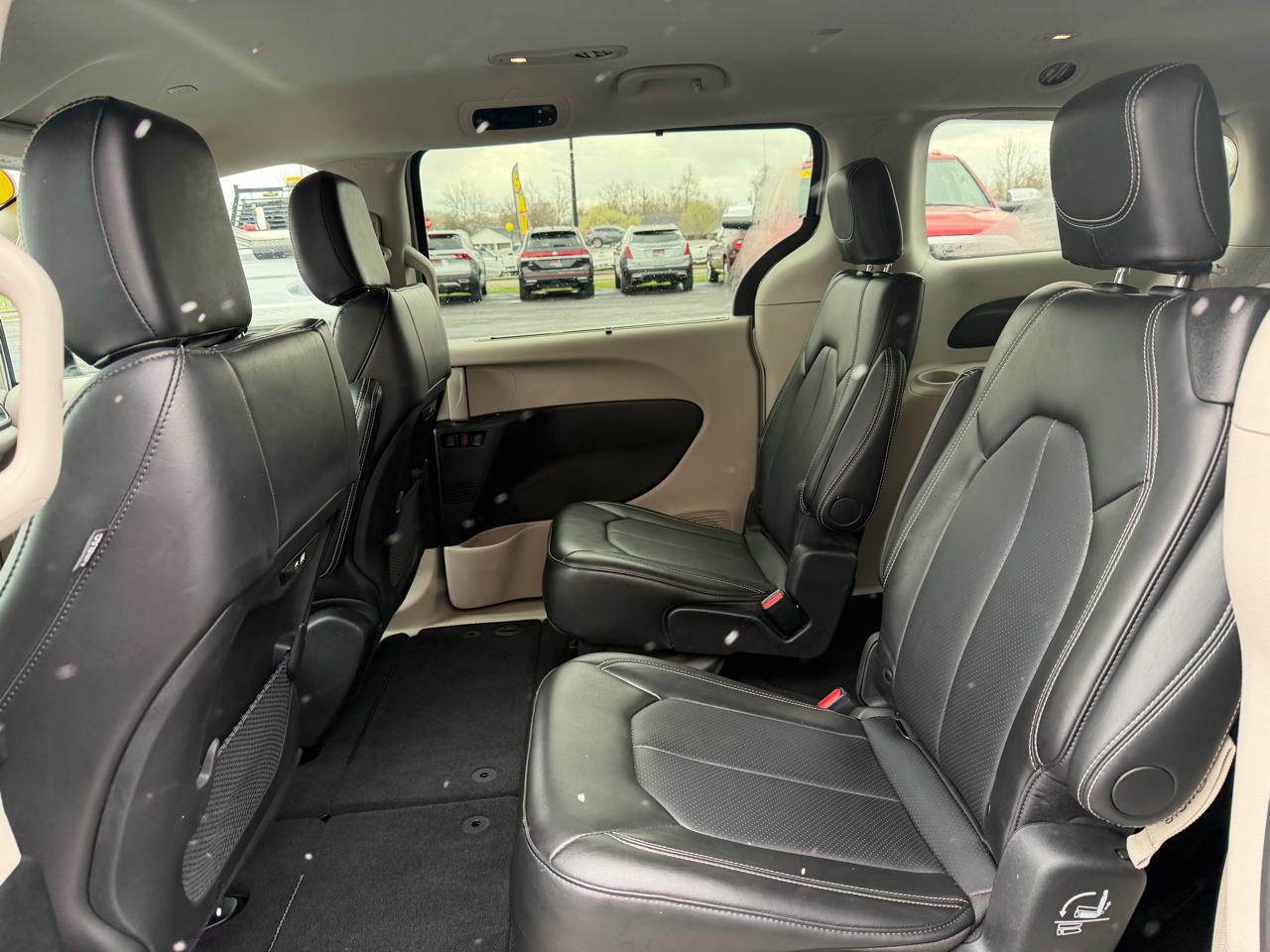 Chrysler Pacifica Touring L FWD 2024