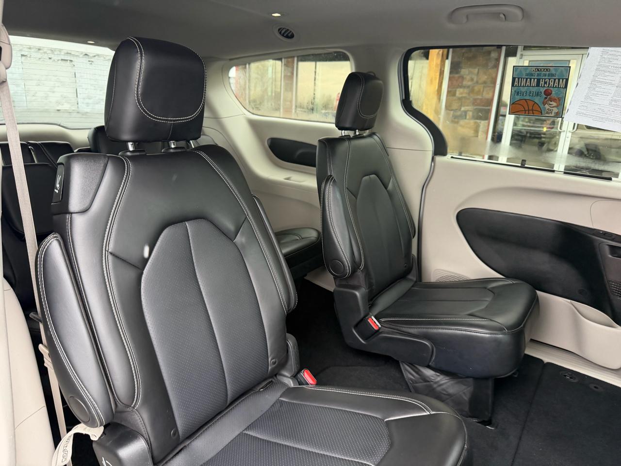 Chrysler Pacifica Touring L FWD 2024