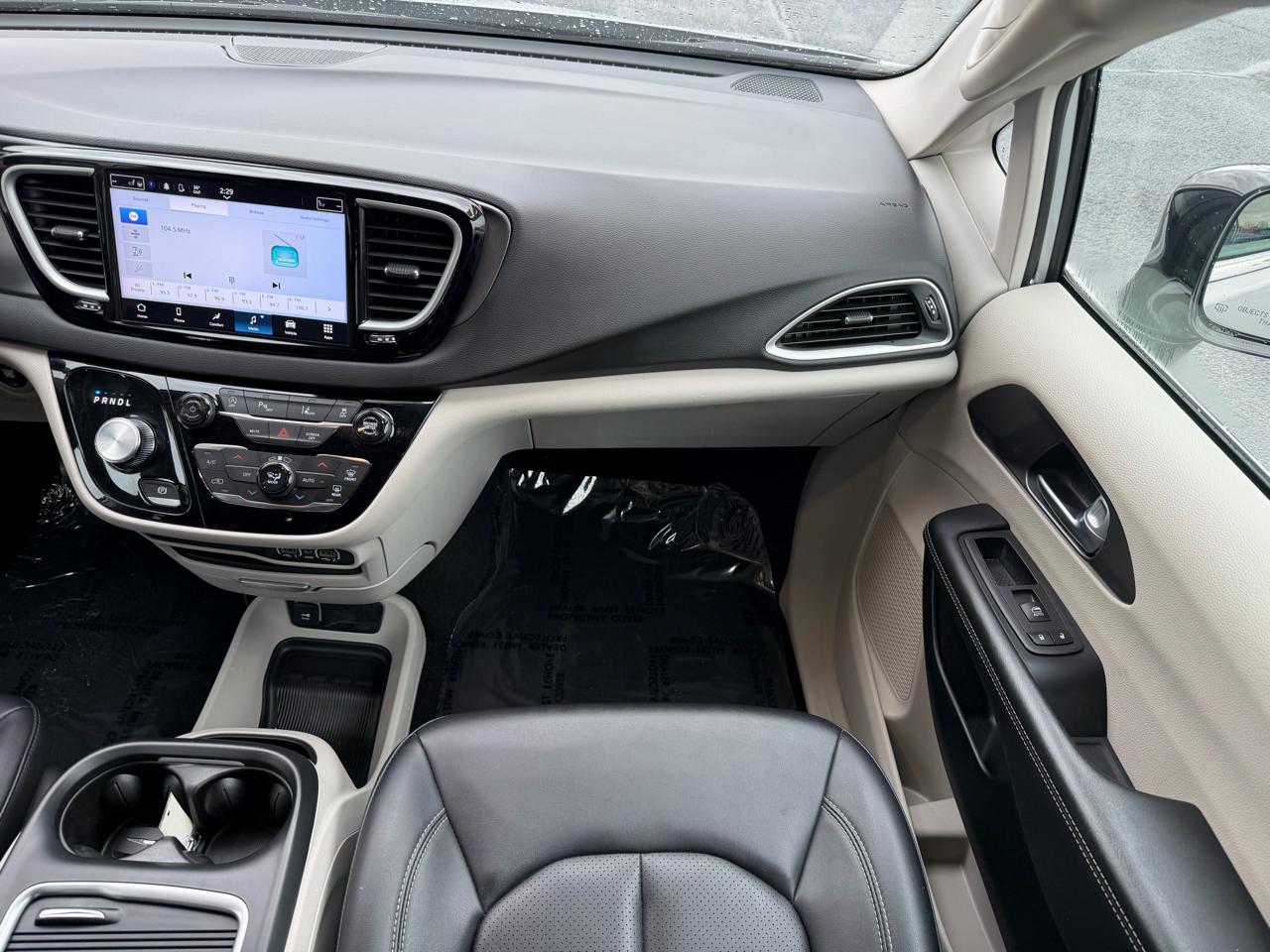 Chrysler Pacifica Touring L FWD 2024