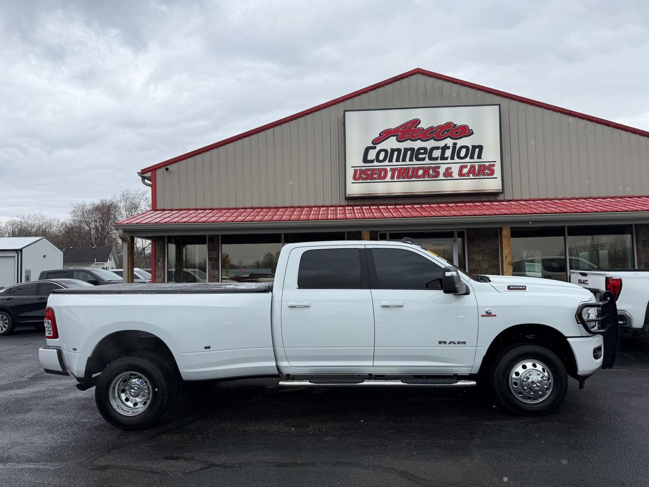 RAM 3500 Big Horn 4x4 Crew Cab 8' Box 2024