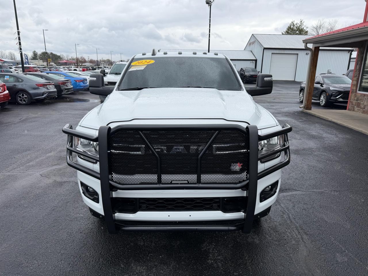RAM 3500 Big Horn 4x4 Crew Cab 8' Box 2024