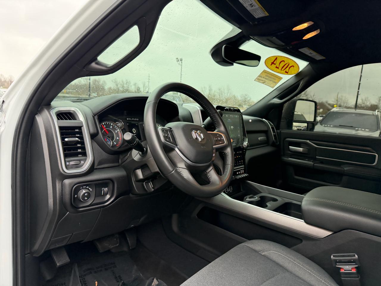 RAM 3500 Big Horn 4x4 Crew Cab 8' Box 2024