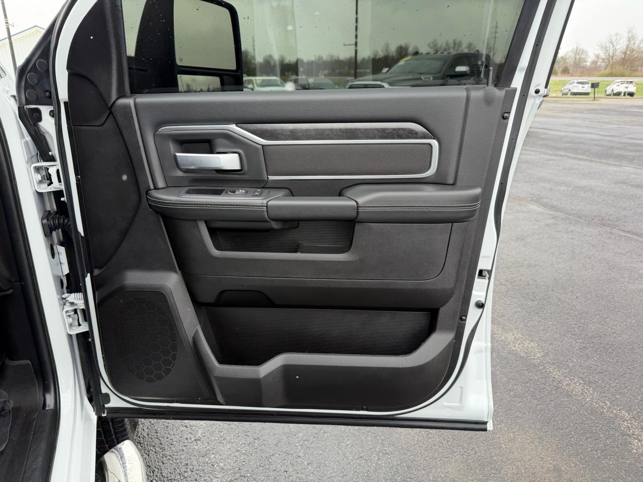 RAM 3500 Big Horn 4x4 Crew Cab 8' Box 2024