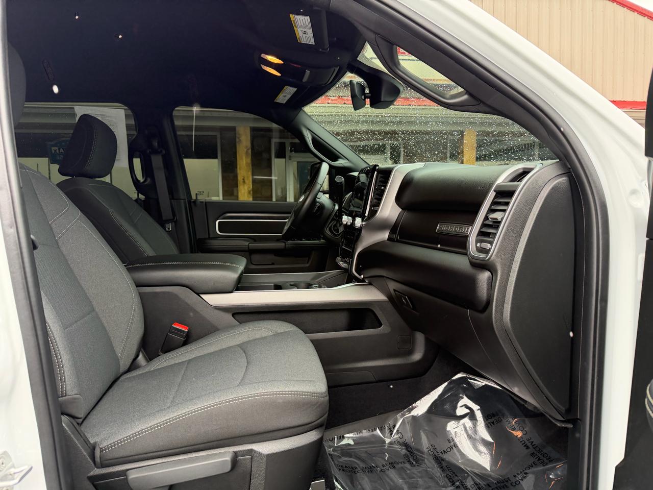 RAM 3500 Big Horn 4x4 Crew Cab 8' Box 2024