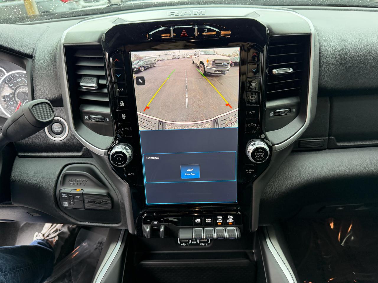 RAM 3500 Big Horn 4x4 Crew Cab 8' Box 2024