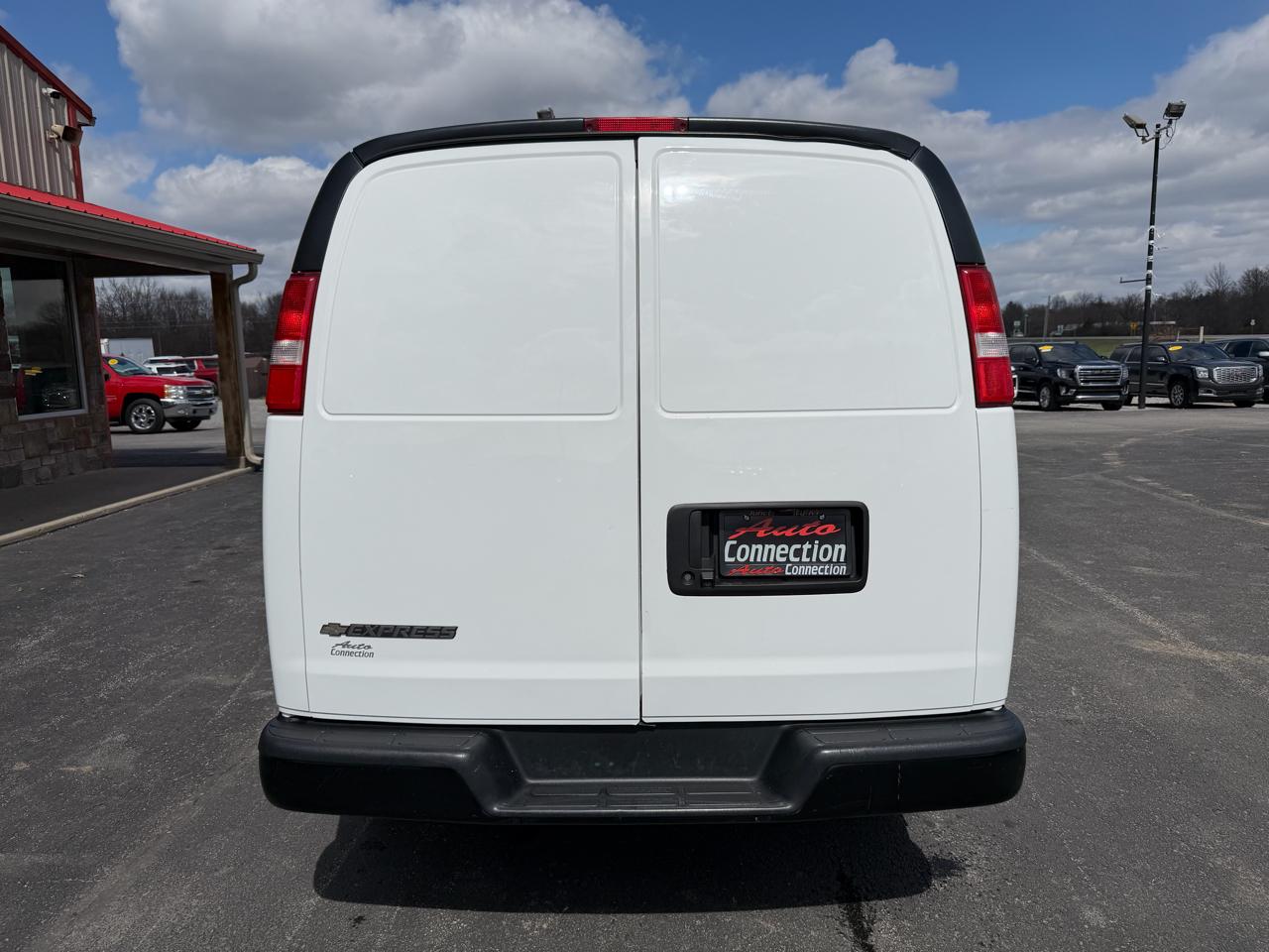 Chevrolet Express Cargo Van RWD 2500 135" 2021