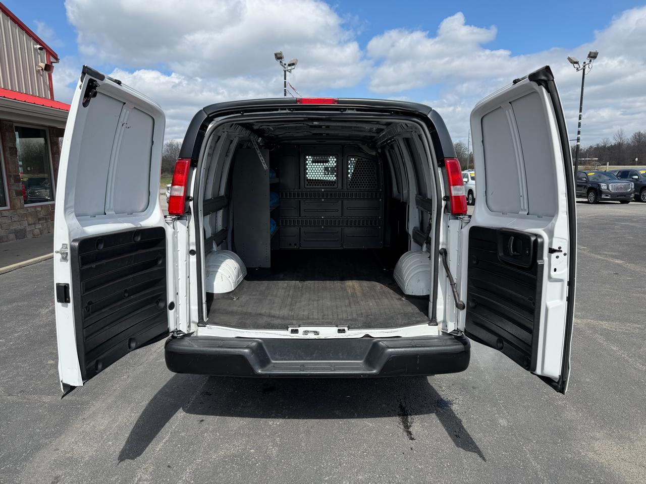 Chevrolet Express Cargo Van RWD 2500 135" 2021