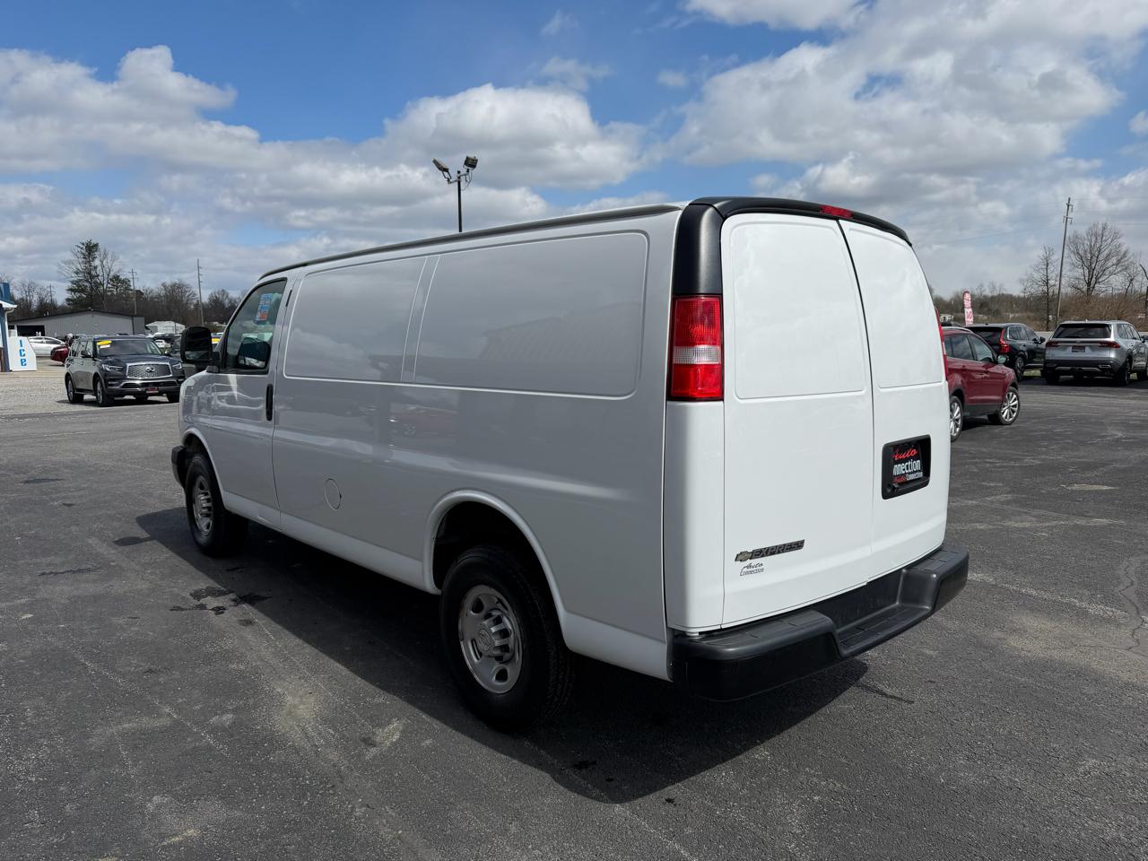 Chevrolet Express Cargo Van RWD 2500 135" 2021