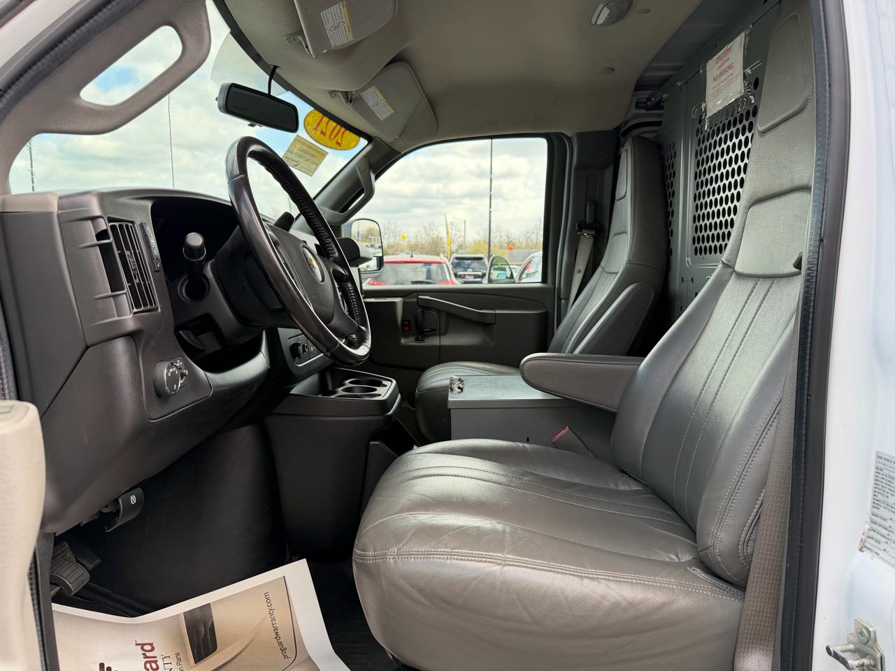 Chevrolet Express Cargo Van RWD 2500 135" 2021