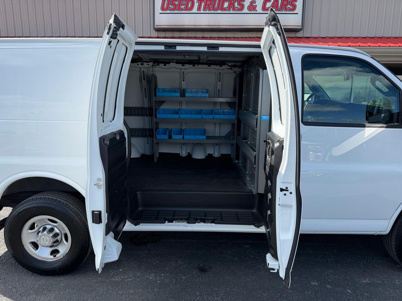 Chevrolet Express Cargo Van RWD 2500 135" 2021