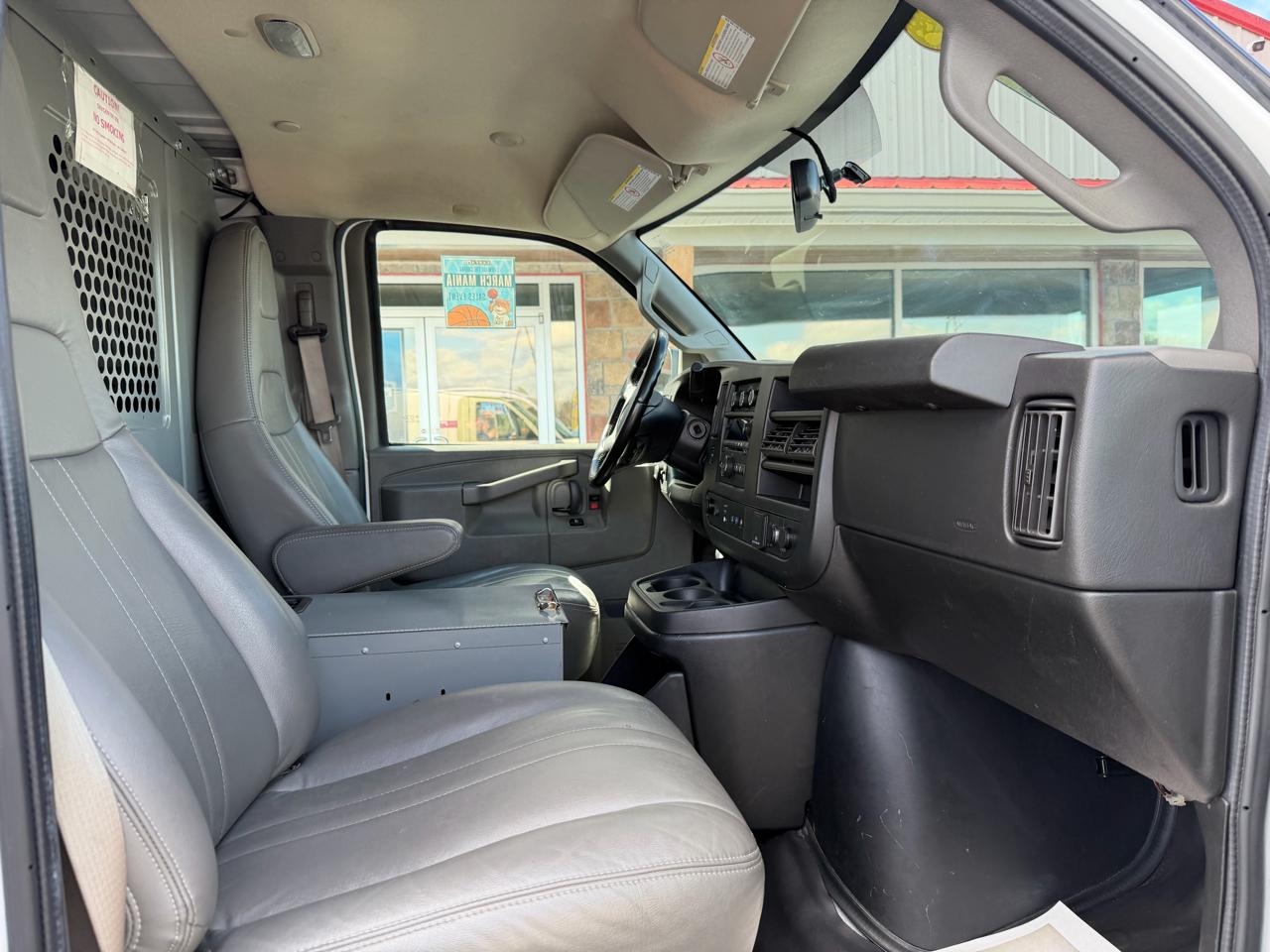 Chevrolet Express Cargo Van RWD 2500 135" 2021