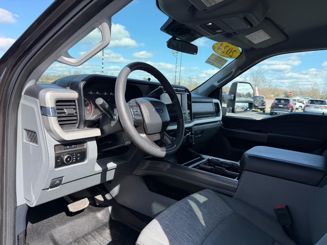 Ford Super Duty F-250 SRW 4WD Crew Cab 156" XLT 2024