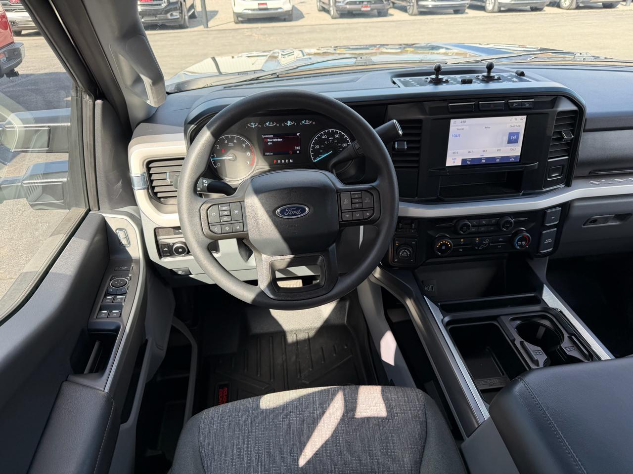 Ford Super Duty F-250 SRW 4WD Crew Cab 156" XLT 2024