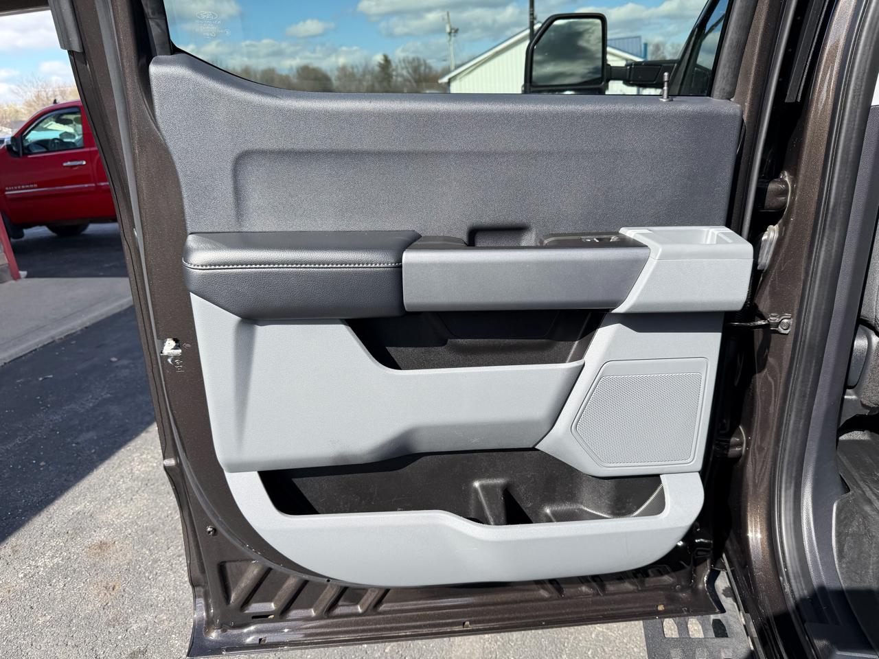 Ford Super Duty F-250 SRW 4WD Crew Cab 156" XLT 2024