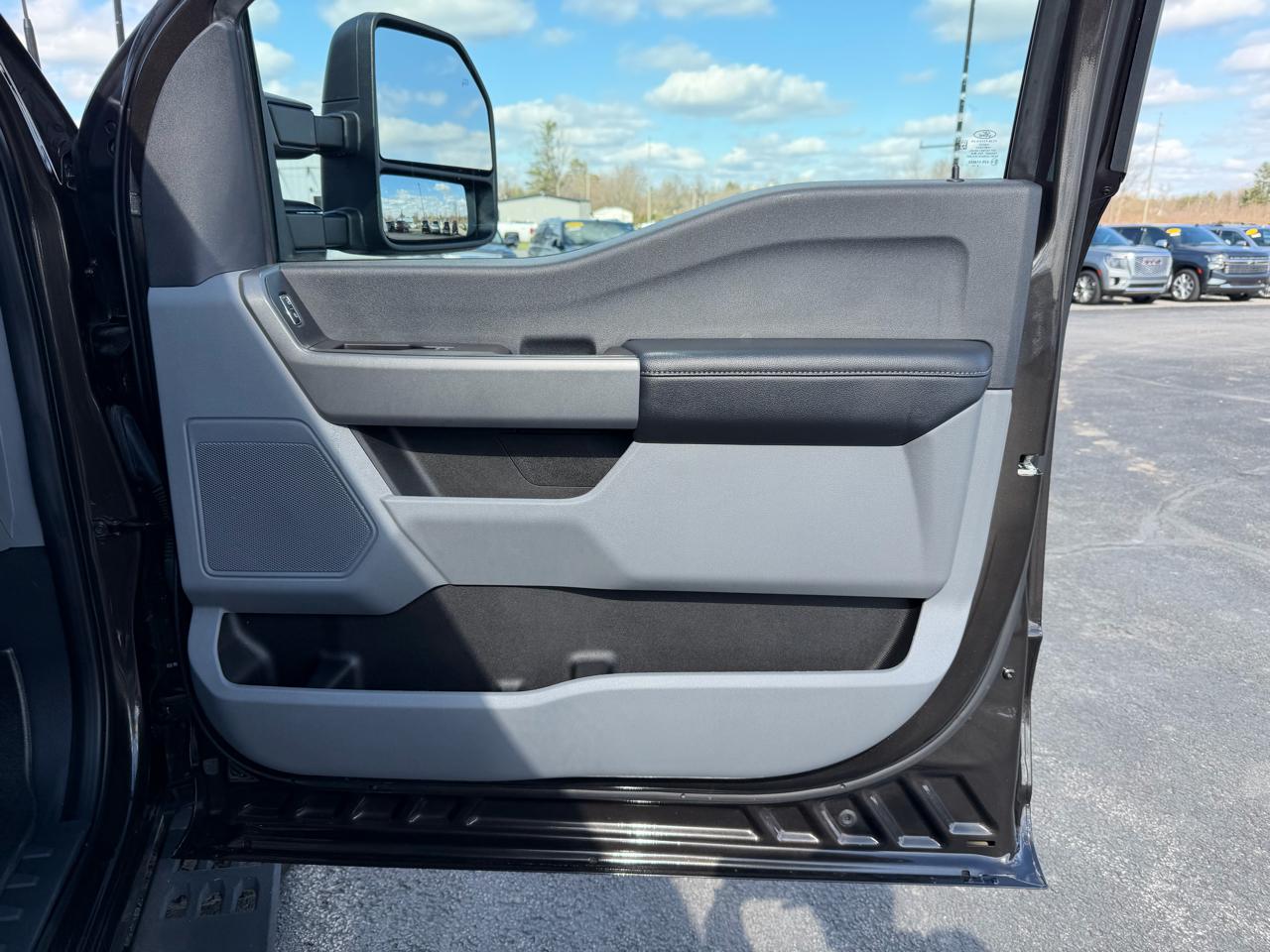 Ford Super Duty F-250 SRW 4WD Crew Cab 156" XLT 2024