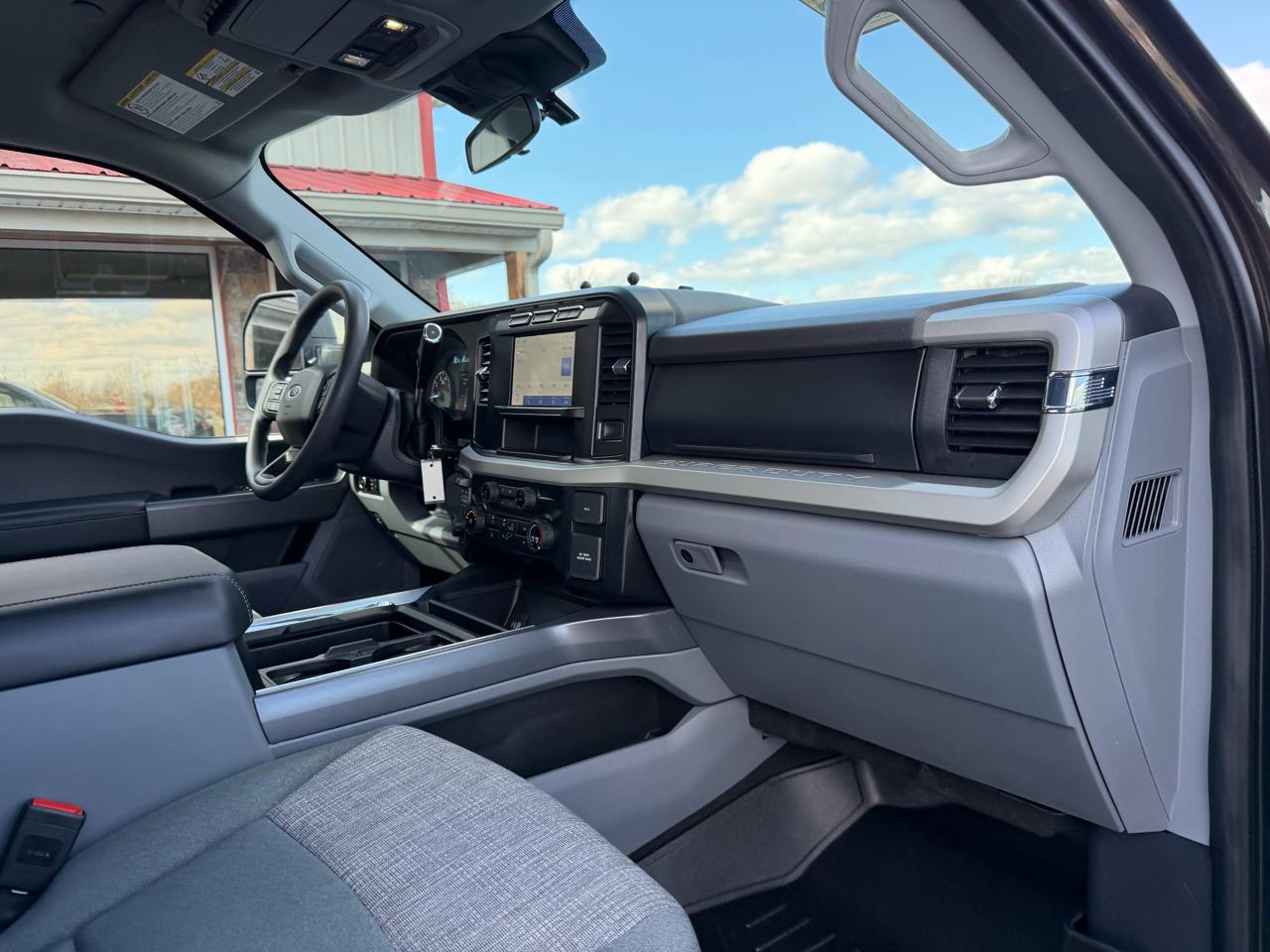 Ford Super Duty F-250 SRW 4WD Crew Cab 156" XLT 2024