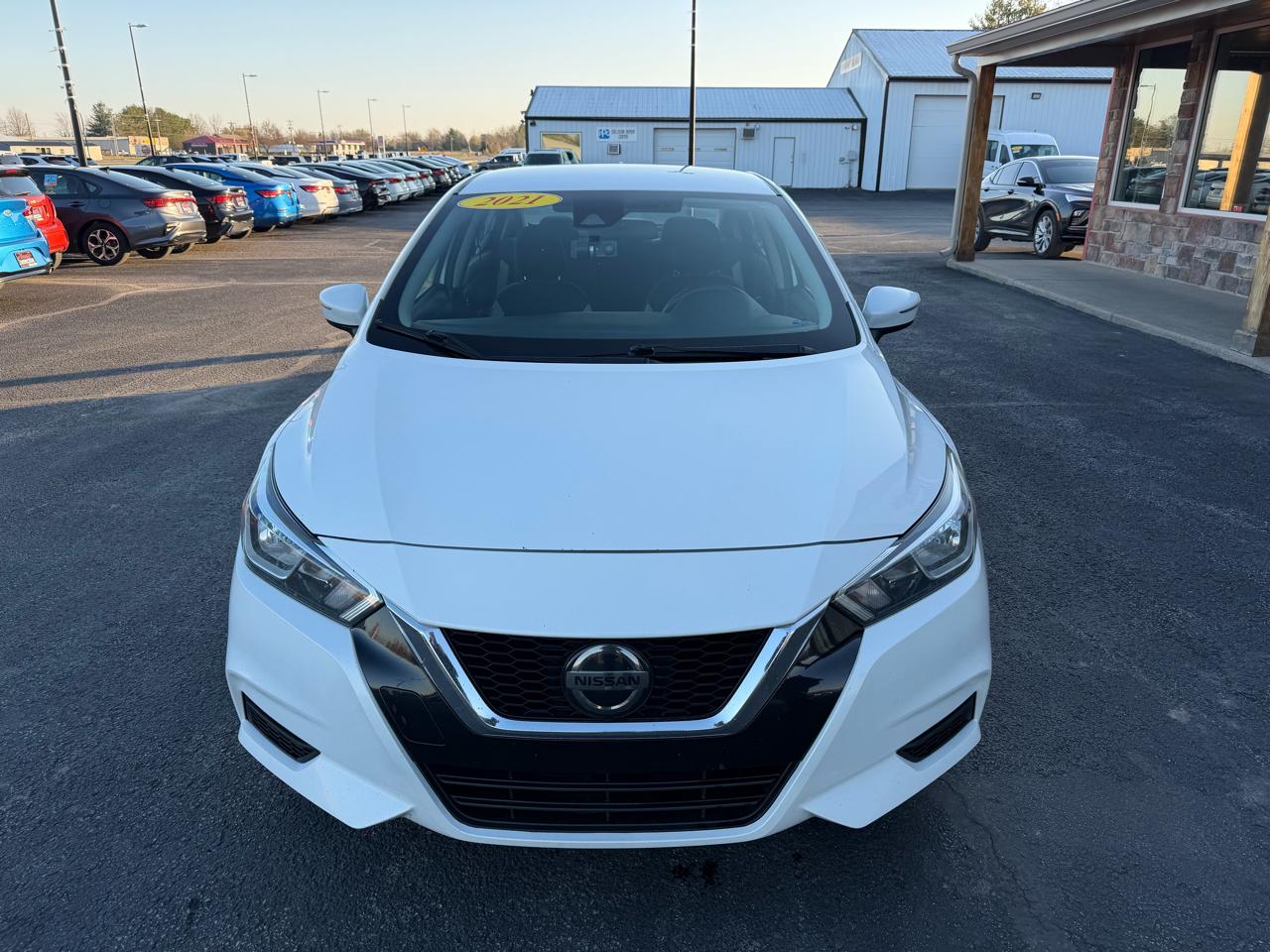 Nissan Versa SV CVT 2021